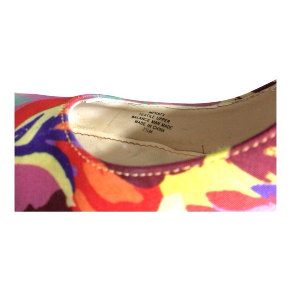 Marc Fisher Red and Pink Heels with Floral Design - Picture 5 of 7